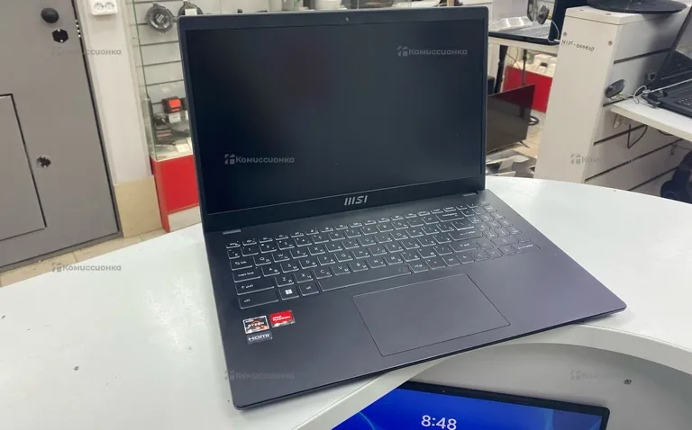 Ноутбук MSi