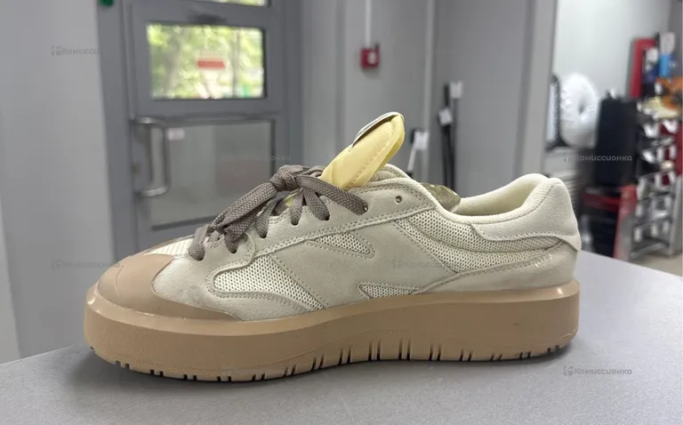 Кроссовки New Balance бежевые