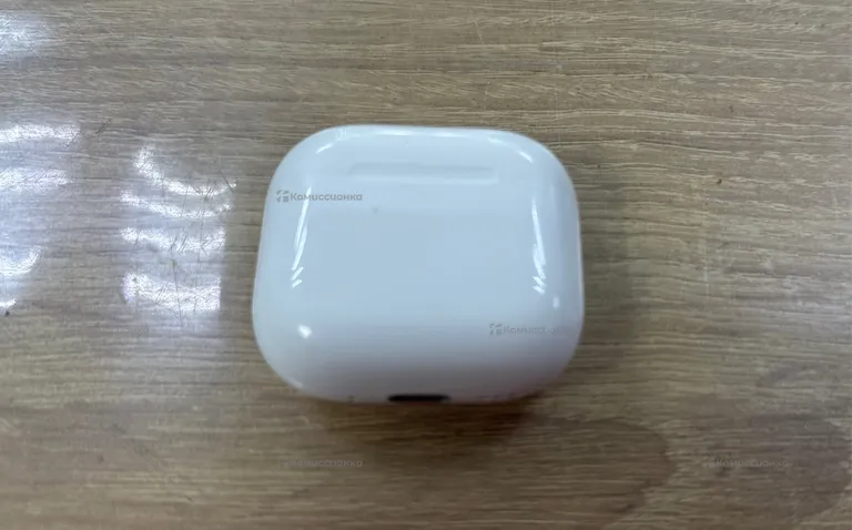 Наушники Apple AirPods 4 series с шумоподавлением