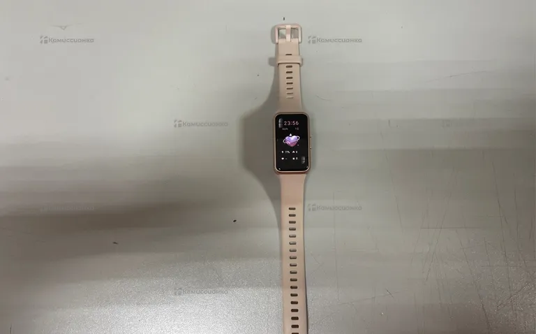 Часы  Huawei band 7