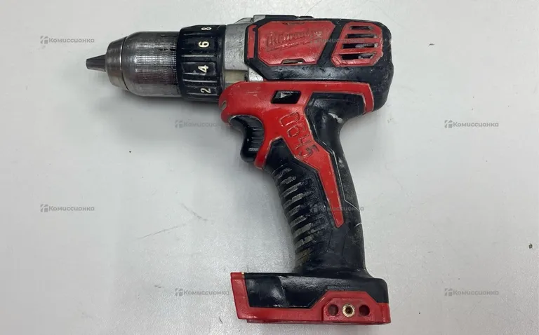аккумуляторный шуруповерт Milwaukee 2606-20 Тушка