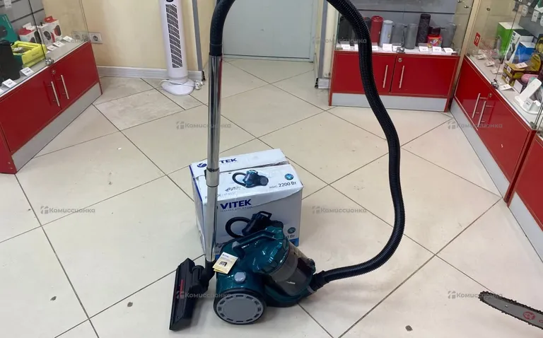 Пылесос  Vitek 2200BT