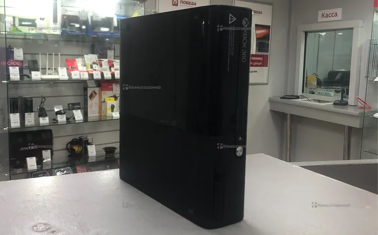 Приставка Xbox 360 E Consle
