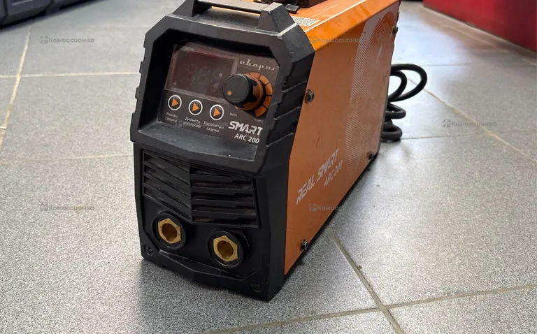 Сварочный аппарат Jasic ARC 200 REAL SMART
