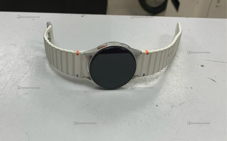 Часы  Samsung Galaxy Watch 7 40mm