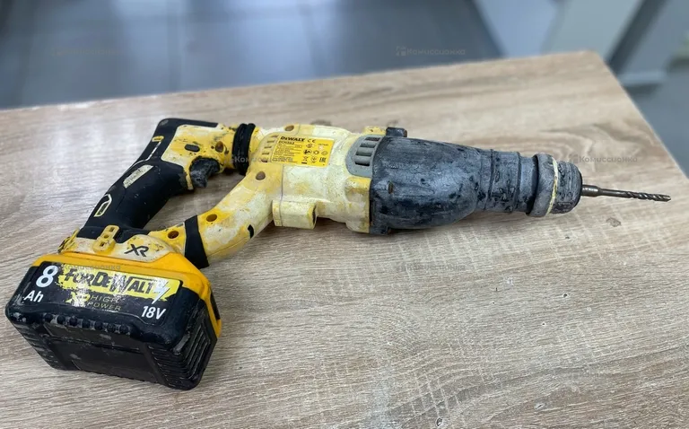 Перфоратор аккумуляторный DeWALT DCH263N
