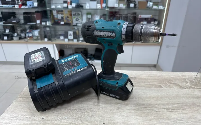 Аккумуляторная дрель-шуруповерт Makita DDF453