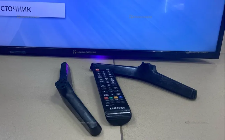 Телевизор Samsung UE50NU7002U