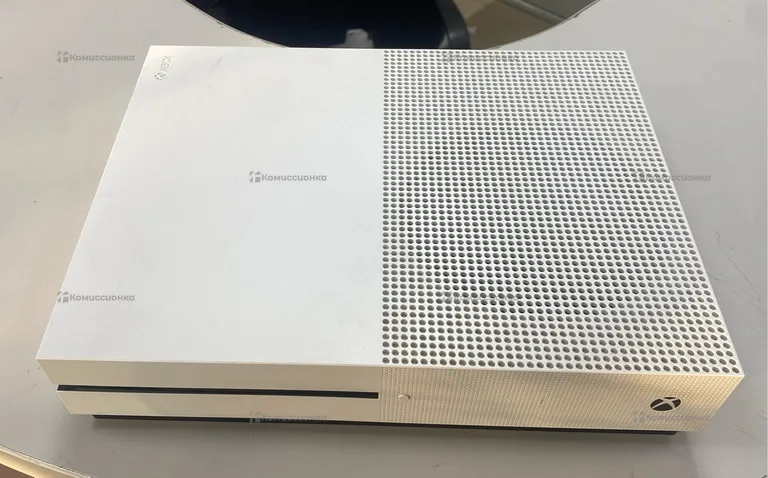 Приставка Xbox One 500Gb