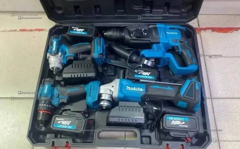 Набор MAKITA 4/1 АКБ