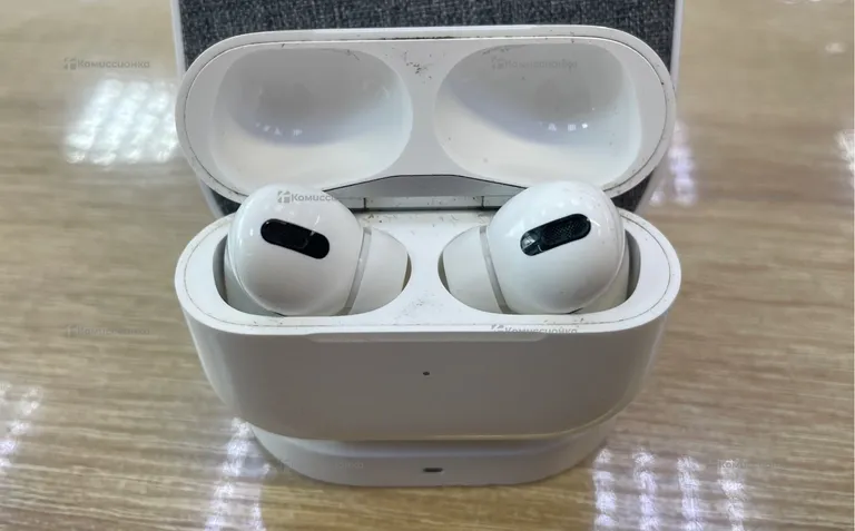 Наушники AirPods Pro