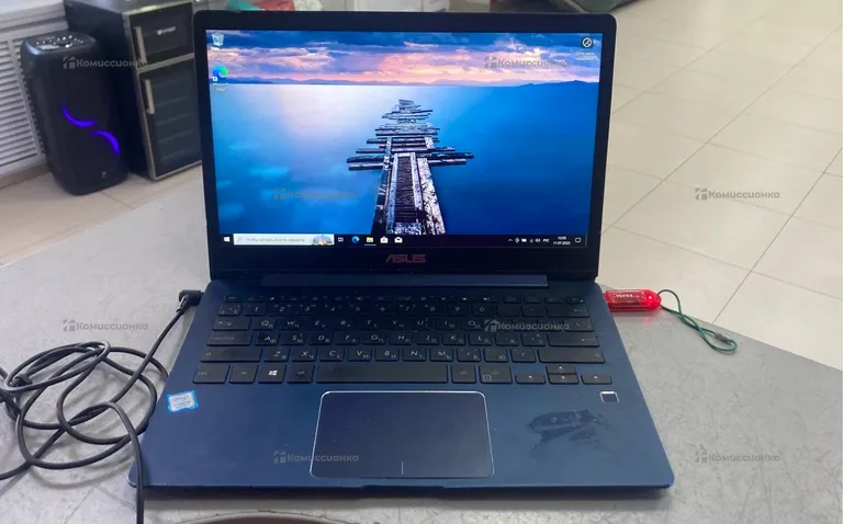 Ноутбук  ASU’s zenbook 13 i5-8250U