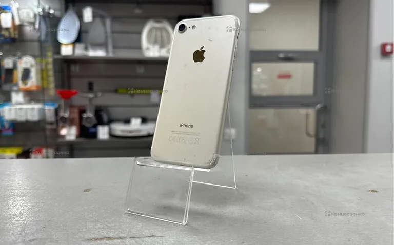 Apple iPhone 7 32 ГБ