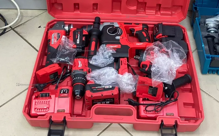 набор Milwaukee 4 в 1