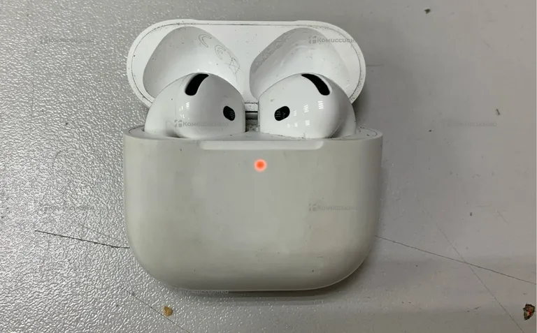 AirPods 4