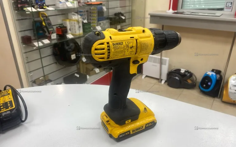 Аккумуляторная дрель-шуруповерт DeWALT DCD771-ks