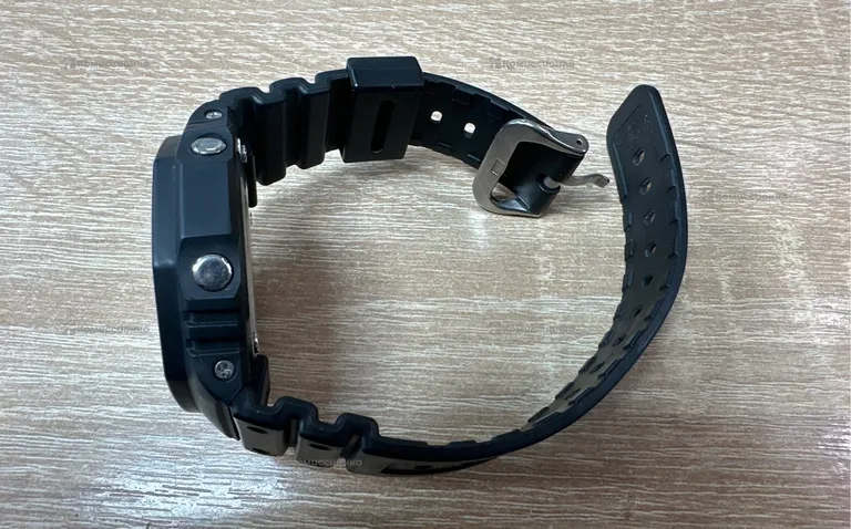 Часы  Casio G-Shock GA-2100-1A2