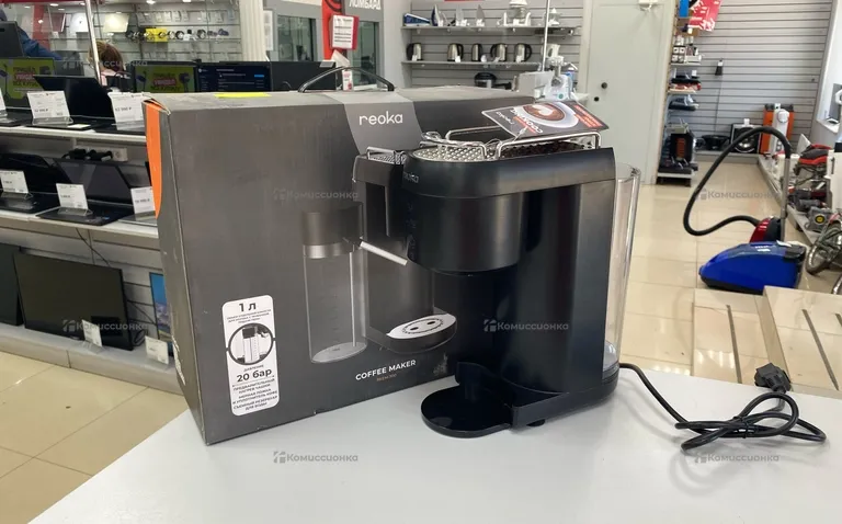 Кофеварка рожковая Reoka RKEM-300