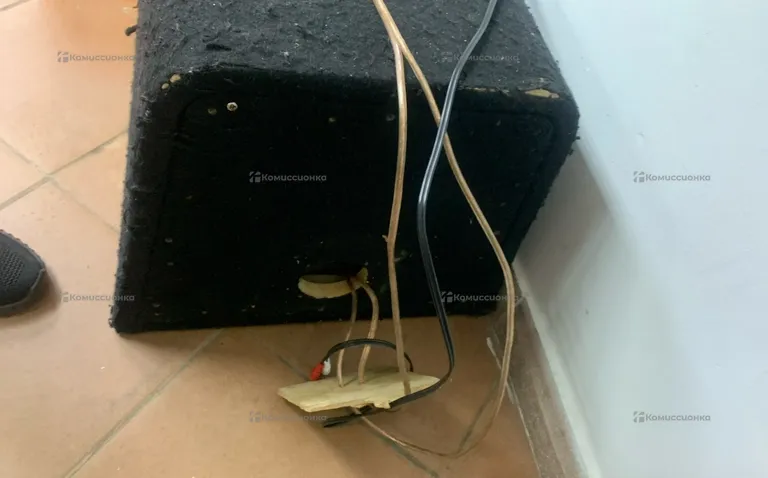 Сабвуфер  JBL