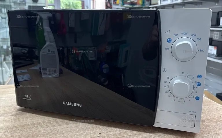 Микроволновая печь Samsung ME711KR