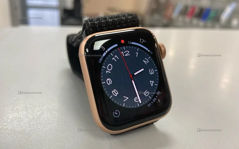 Часы Apple Watch Series 5 40mm