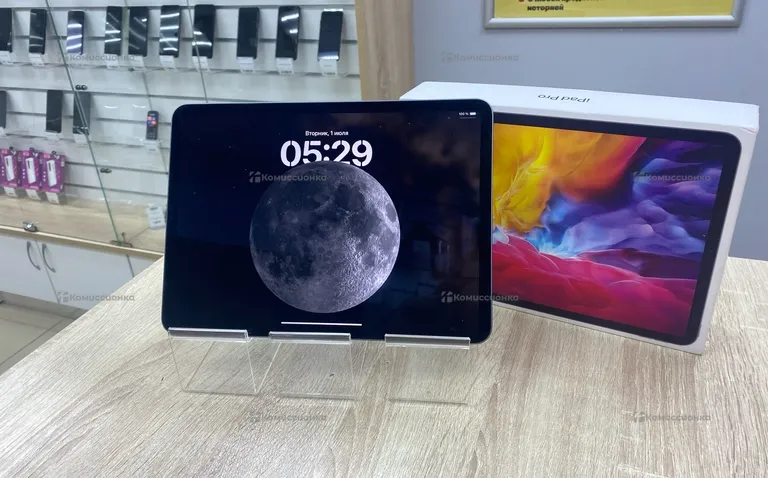 Планшет Apple iPad Pro (11-дюймовый) (2-поколения)