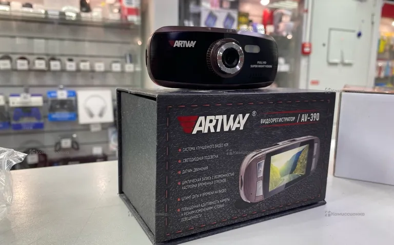 Видеорегистратор «Artway AV-390».