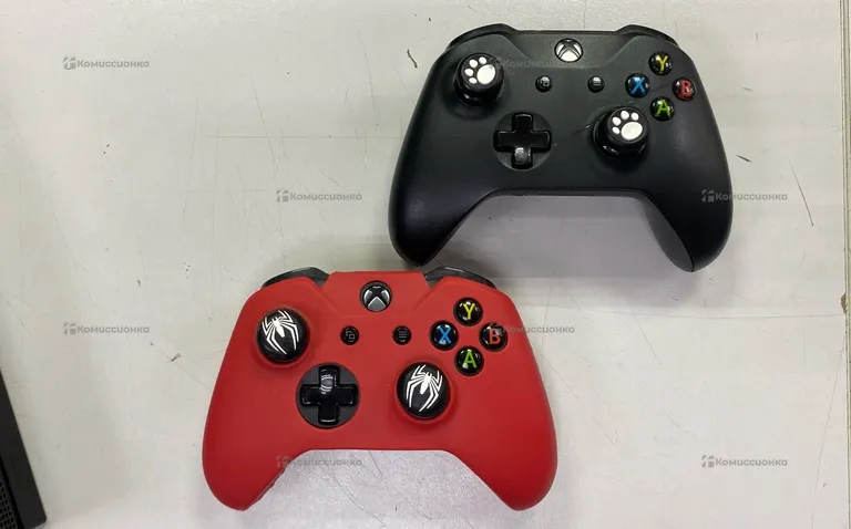Приставка Xbox One X 1 TB
