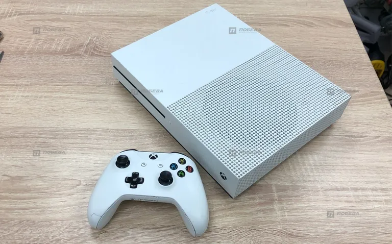 Xbox One S 500 ГБ