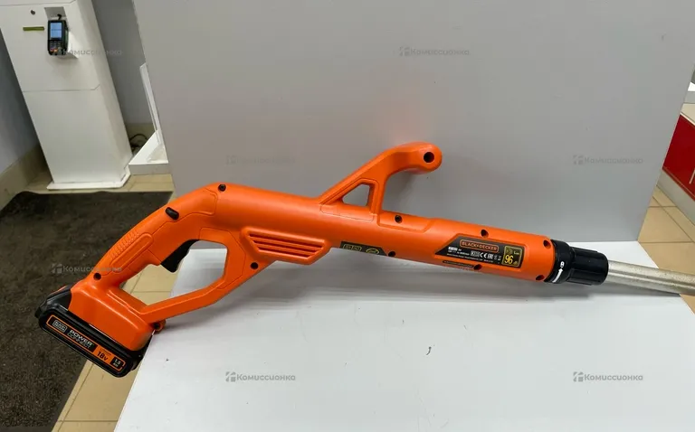 Аккумуляторный триммер Black+Decker ST1823