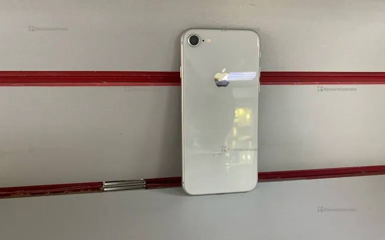 iPhone 8 64