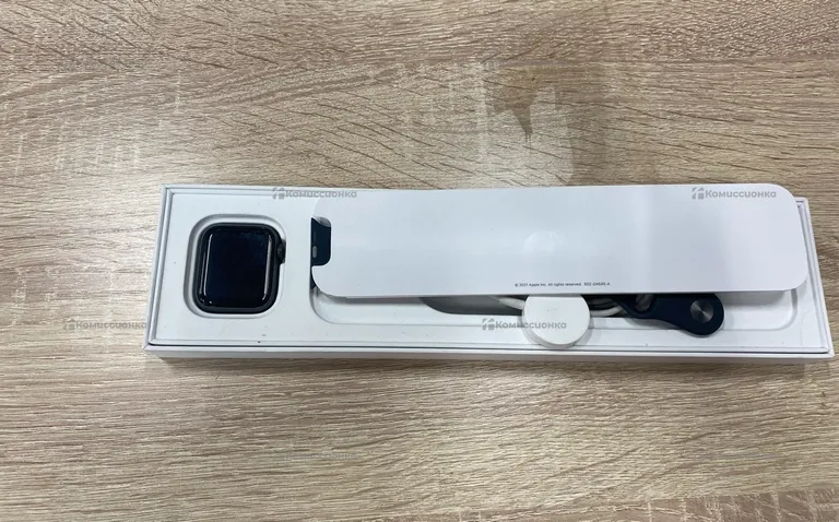 Часы  Apple Watch SE 40mm