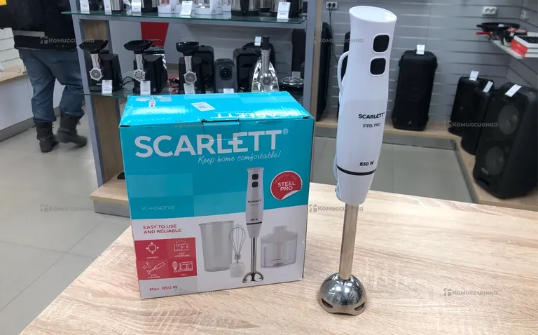 Блендер погружной Scarlett SC-HB42F06 белый