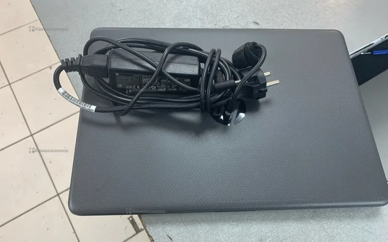 Ноутбук  HP 240 G8