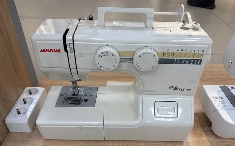 Швейная машинка Janome MS 100