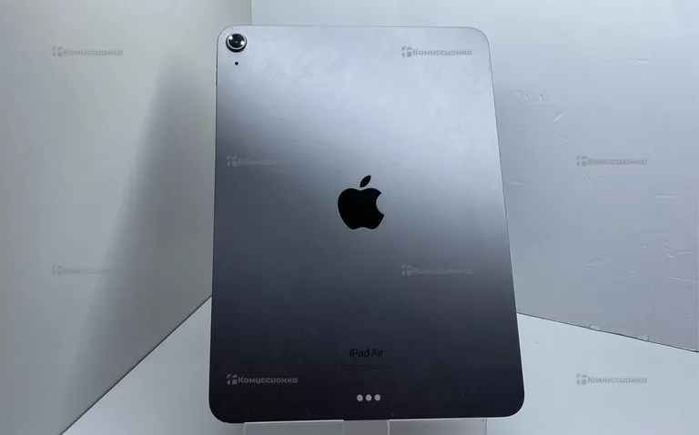 Планшет Apple iPad Air 5-поколения A2588