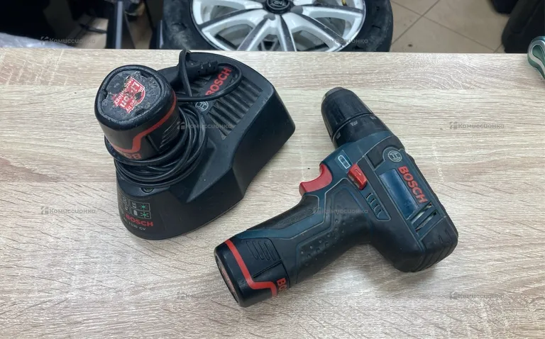 Шуруповерт Bosch 10.8V