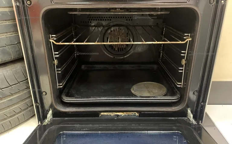 Духовой шкаф Zanussi built in