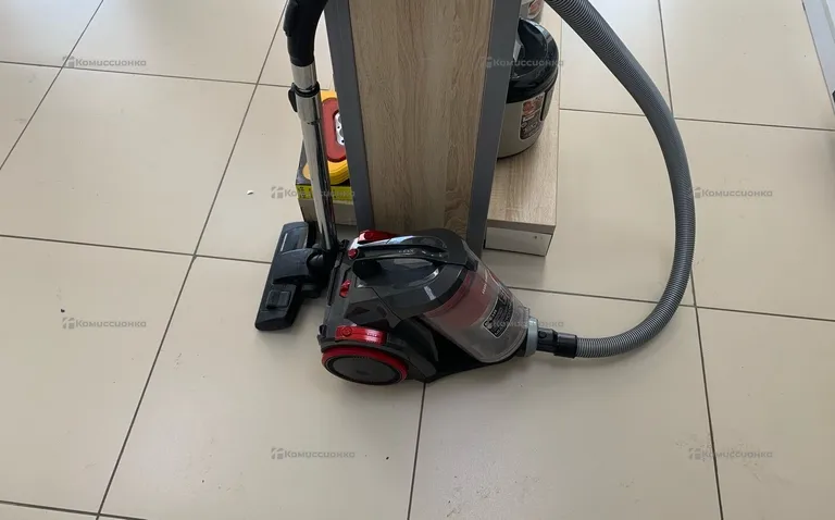 Пылесос Redmond RV-C335