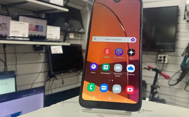 Samsung Galaxy A20s 3/32 ГБ