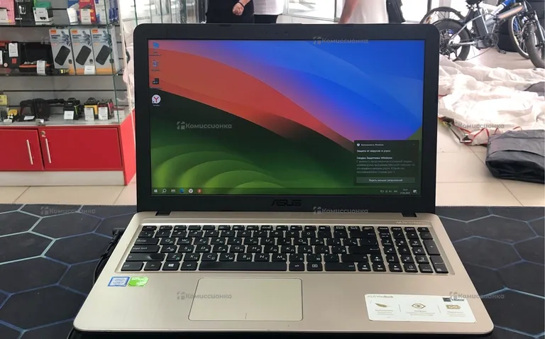 Ноутбук  ASUS GLJ5