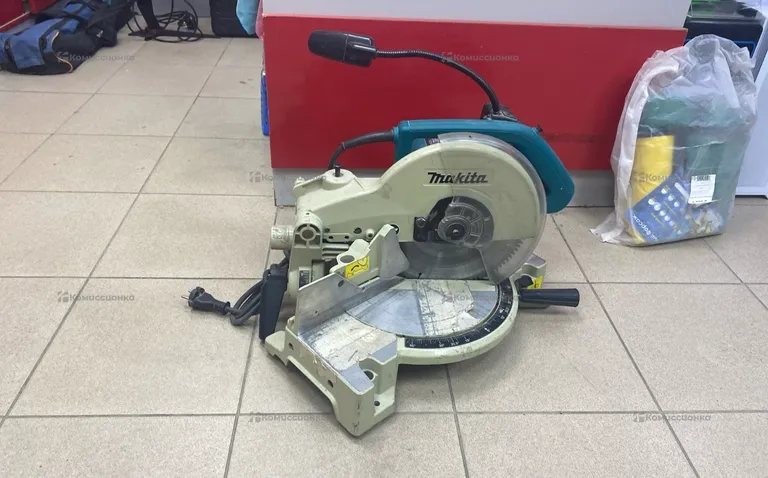 Торцовочная пила makita LH1040F