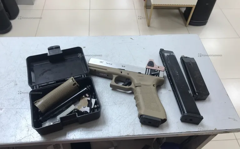 Страйкбольный пистолет Tactical W2019 на газу