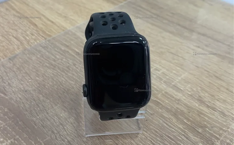 Часы  Apple Watch SE 44MM