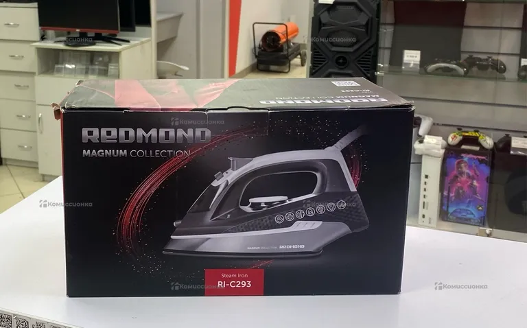 Утюг Redmond RI-C293
