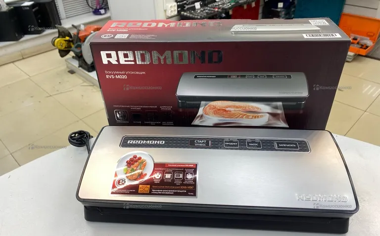 Вакуумный упаковщик Redmond RVS-M020
