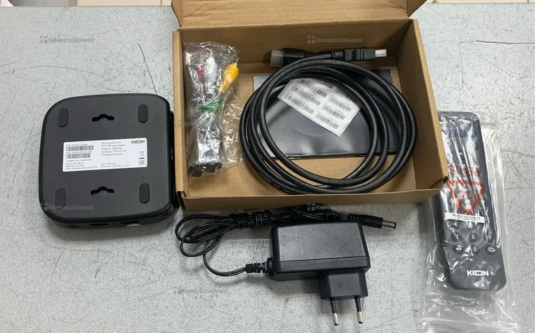 Смарт приставка Kion DV9135
