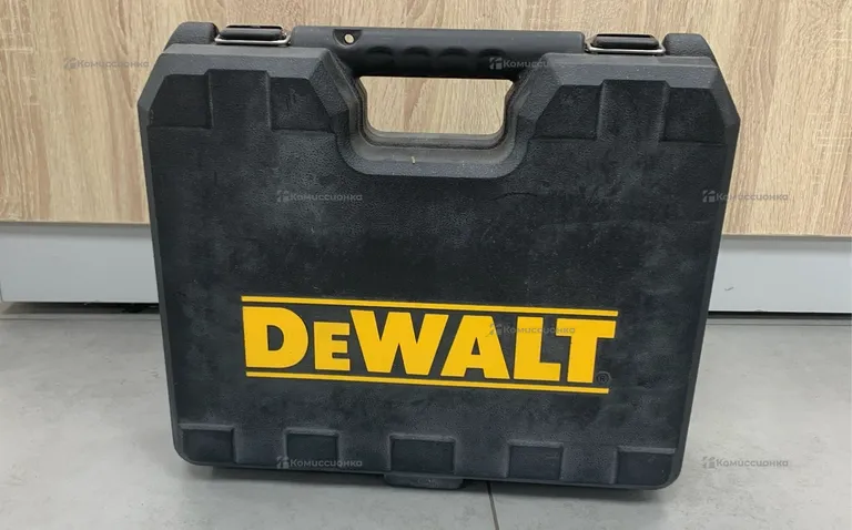 Дрель-шуруповерт dewalt DCD776-is