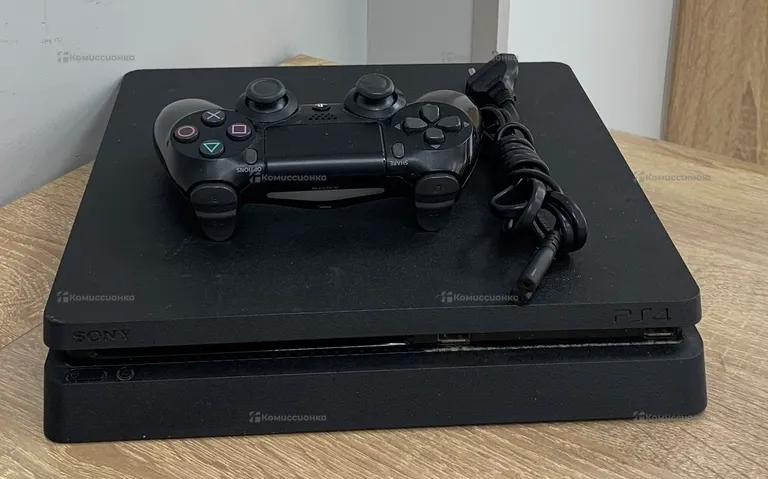 PS4. slim 500