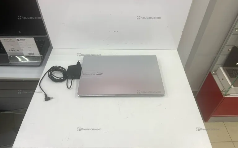 Ноутбук  ASUS Vivobook Go